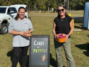 4-H agent Jamie Lester (on the left) and County Extension Director Amy Mead (on the right). 