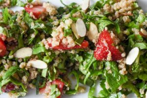 Quinoa-Strawberry-Salad-768x512