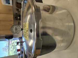 pressure can with gauge
